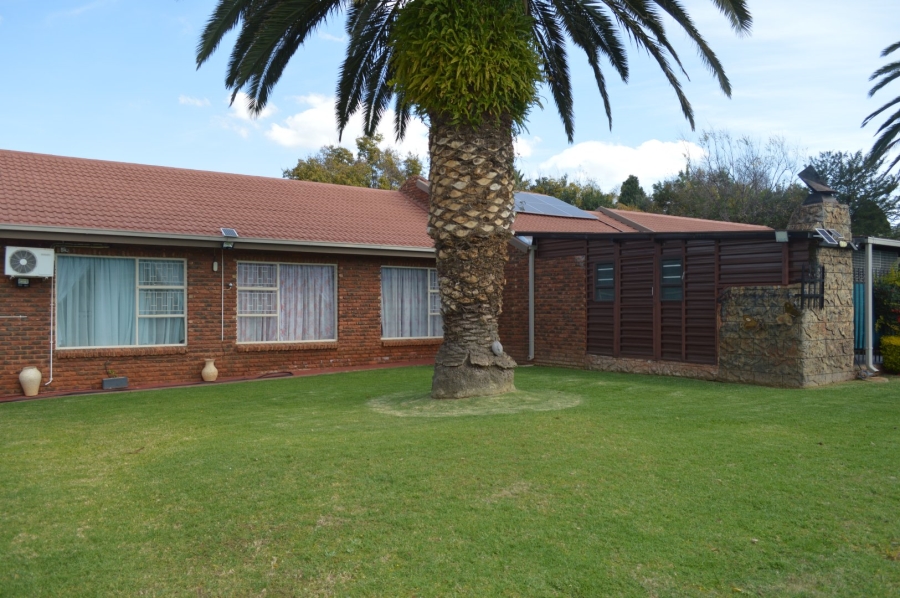 6 Bedroom Property for Sale in Doringkruin North West